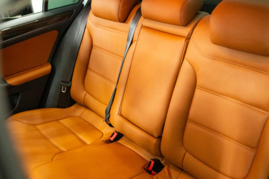 Ghế ô tô được bọc da Microfiber