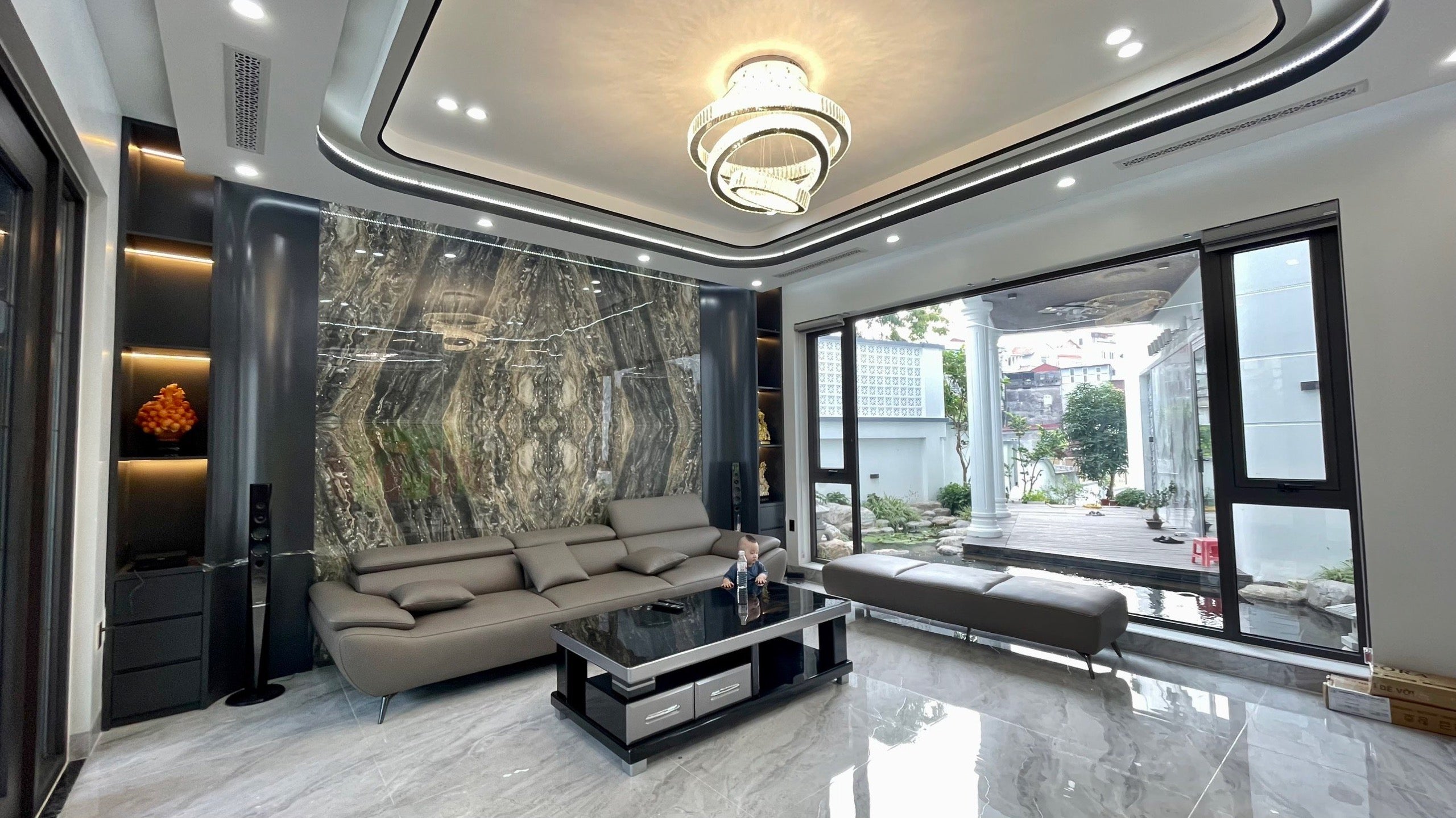 Sofa được chụp tại nhà khách hàng