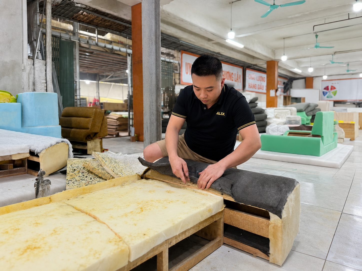 Có nên bọc lại sofa cũ không?